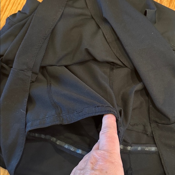 Athleta tennis skirt size XS. Built in mesh shorts, non-slip hem, ball pockets - Picture 6 of 14